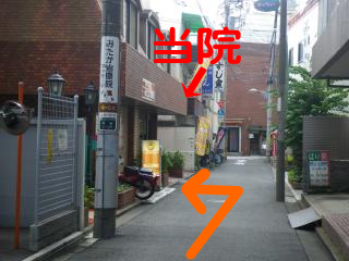 B5店の前の道(2).png